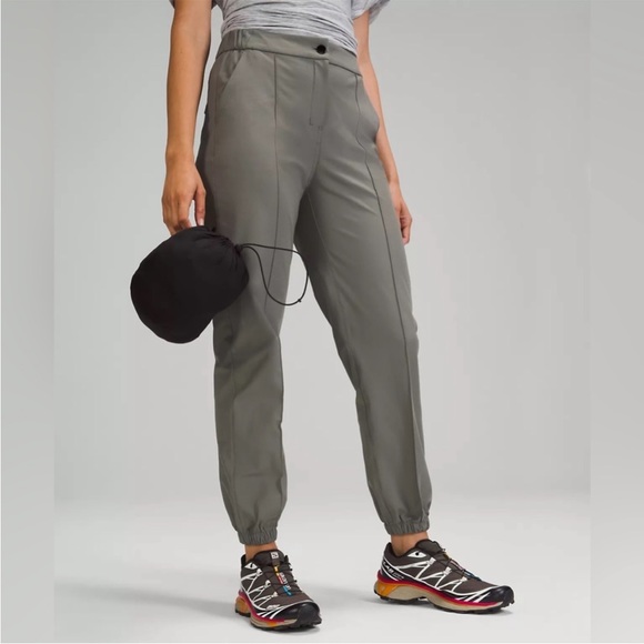 NWT Lululemon pack it down jacket - Picture 2 of 2